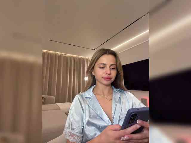Nataliecroys webcam