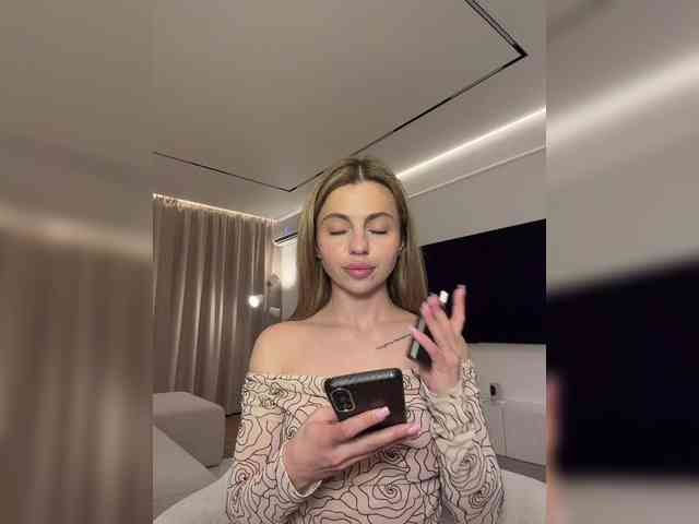 Nataliecroys webcam