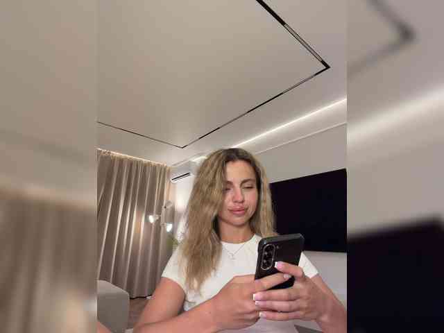 Nataliecroys webcam