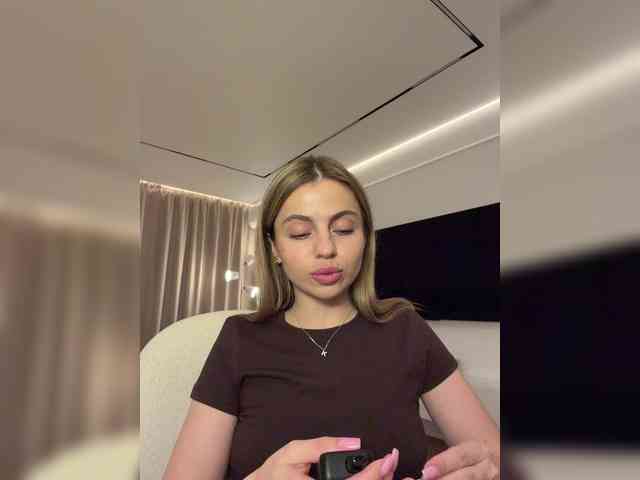 Nataliecroys webcam