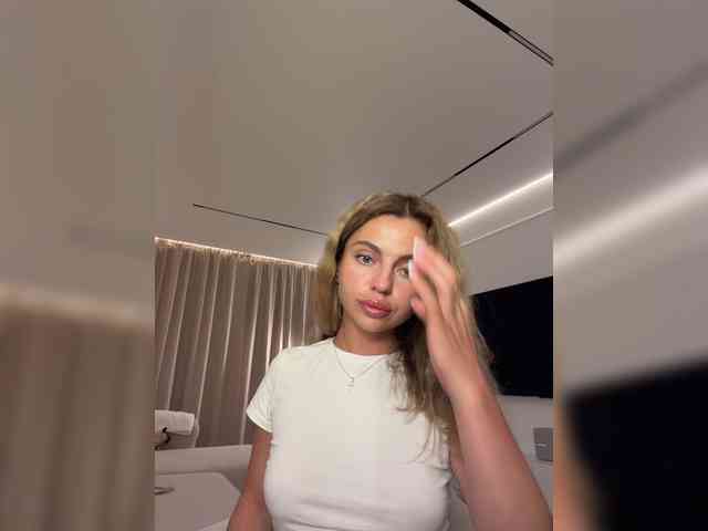 Nataliecroys webcam