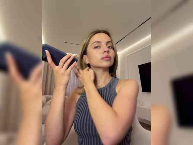 Nataliecroys webcam