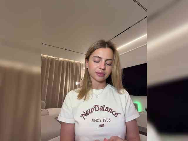 Nataliecroys webcam