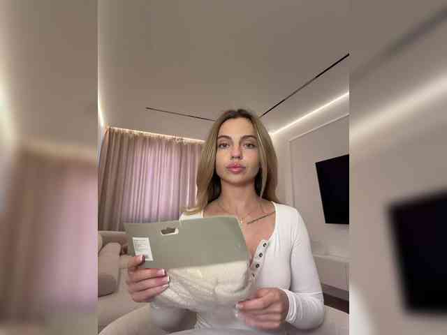 Nataliecroys webcam