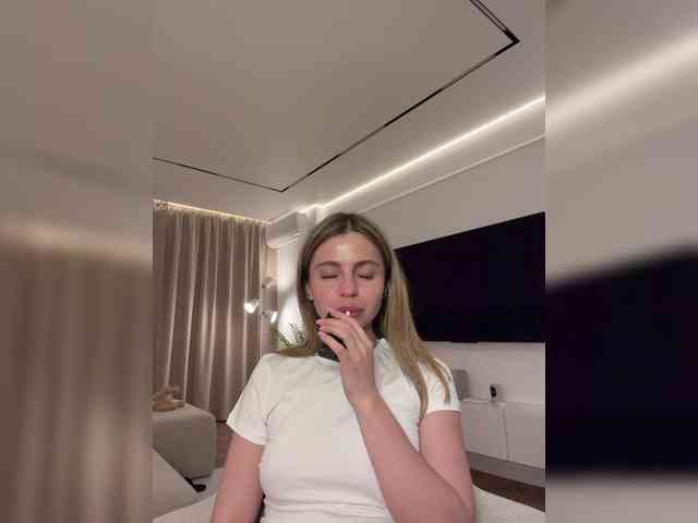 Nataliecroys webcam