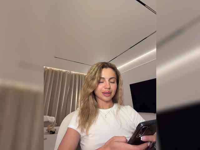 Nataliecroys webcam