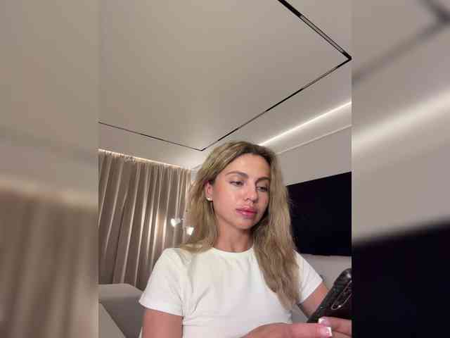 Nataliecroys webcam