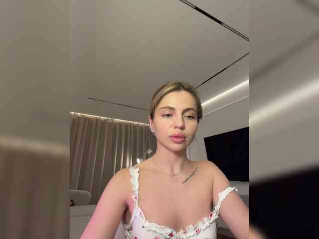 Nataliecroys webcam