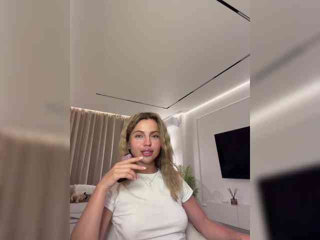 Nataliecroys webcam