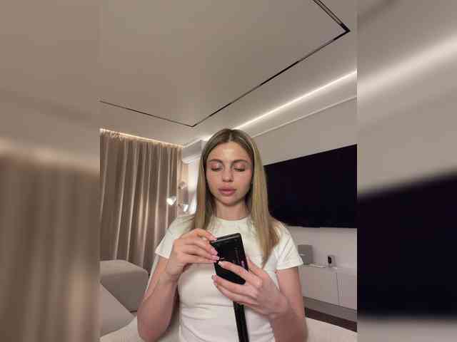 Nataliecroys webcam