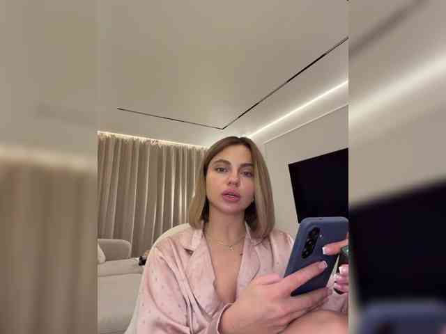Nataliecroys webcam