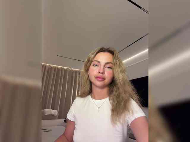 Nataliecroys webcam