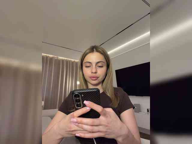 Nataliecroys webcam