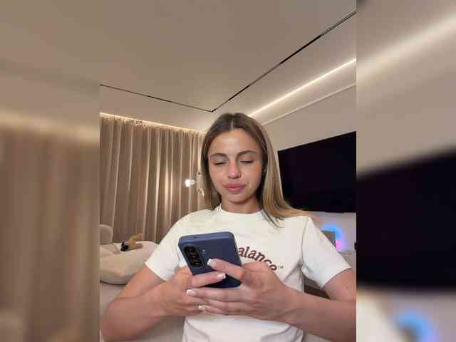 Nataliecroys webcam