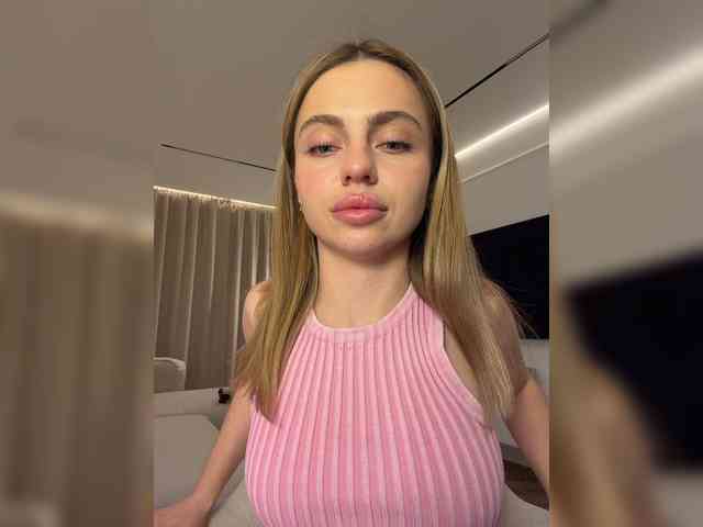 Nataliecroys webcam
