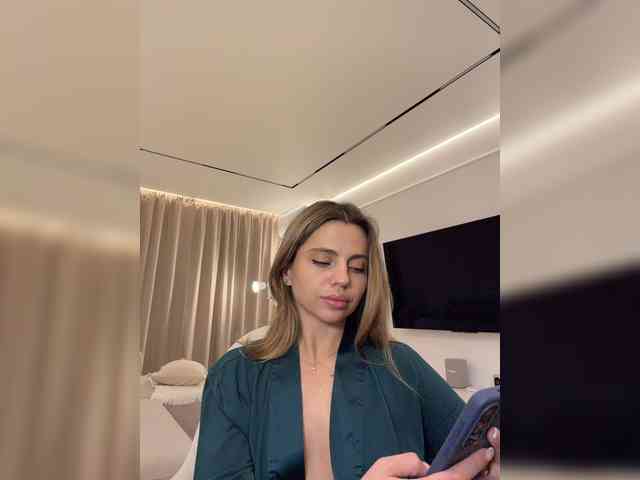 Nataliecroys webcam