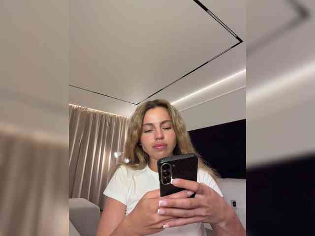 Nataliecroys webcam