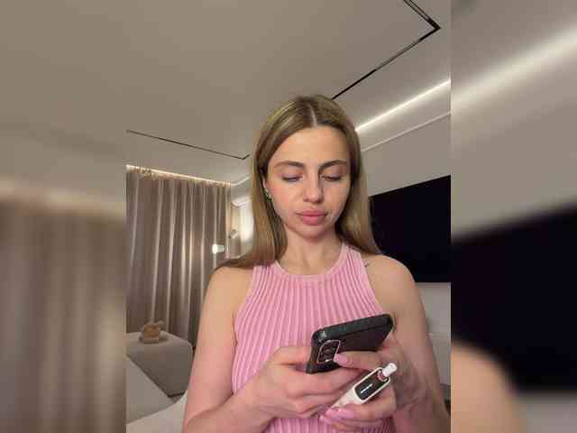 Nataliecroys webcam