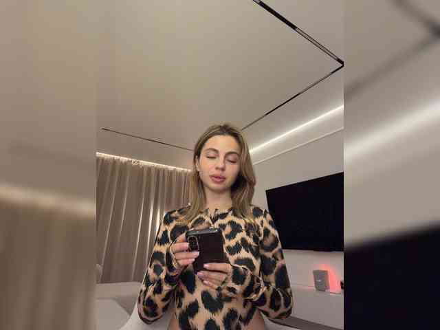 Nataliecroys webcam