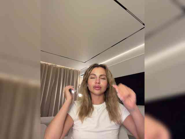 Nataliecroys webcam