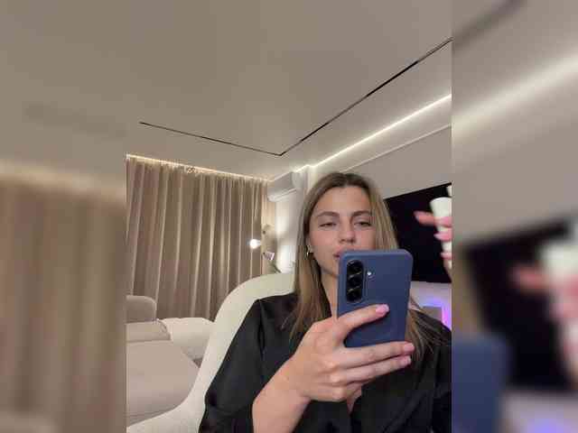 Nataliecroys webcam
