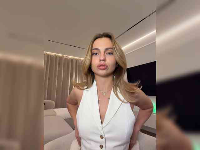 Nataliecroys webcam