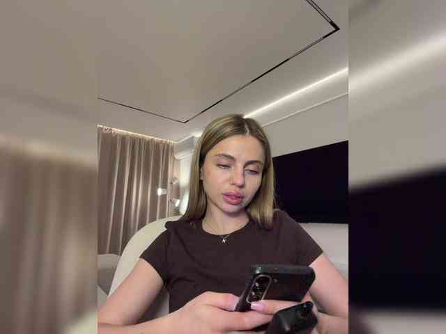 Nataliecroys webcam