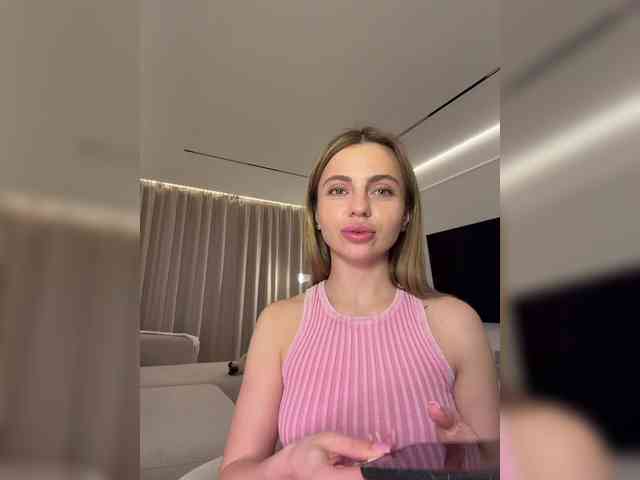 Nataliecroys webcam
