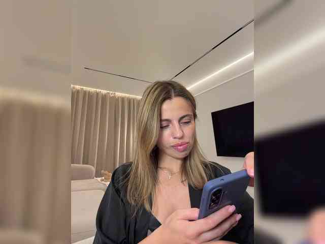 Nataliecroys webcam