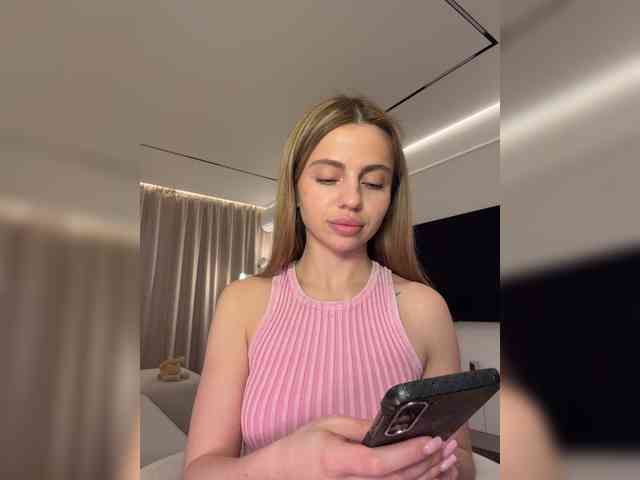 Nataliecroys webcam