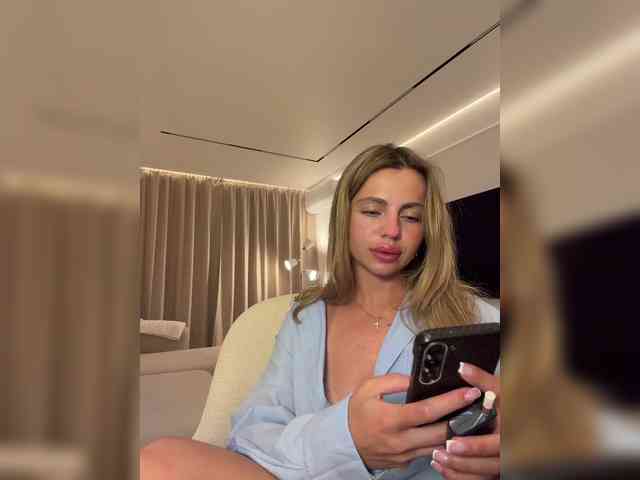 Nataliecroys webcam