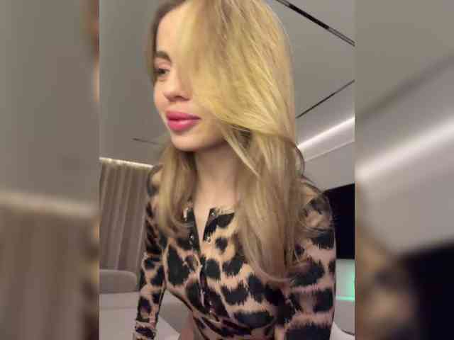 Nataliecroys webcam