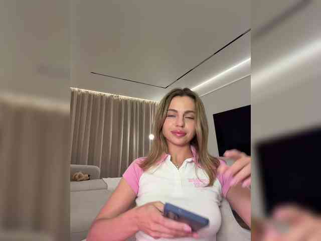 Nataliecroys webcam