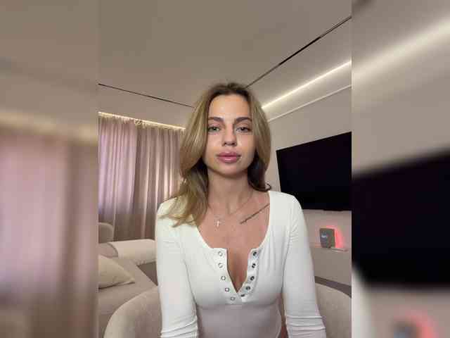 Nataliecroys webcam