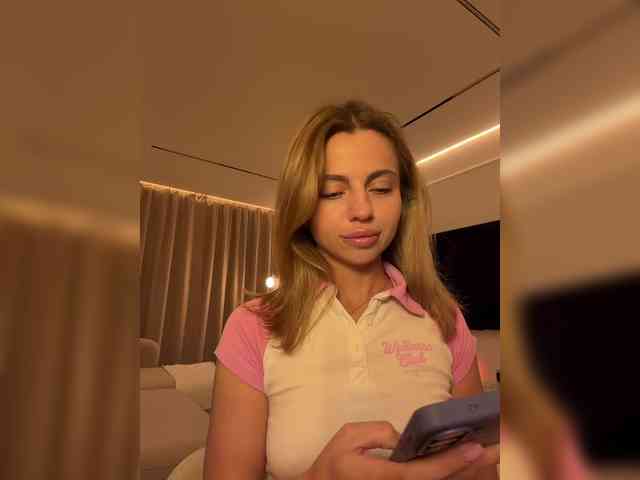 Nataliecroys webcam