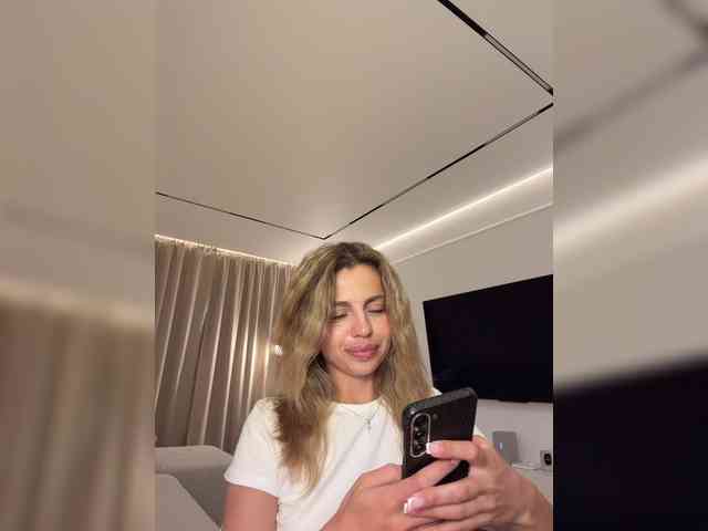 Nataliecroys webcam