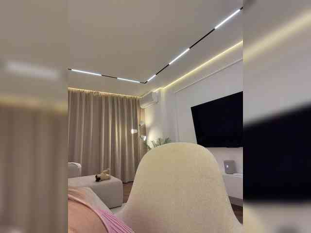 Nataliecroys webcam