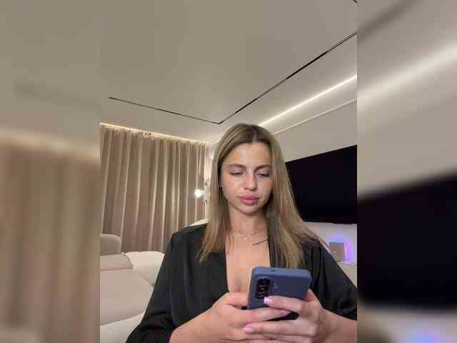 Nataliecroys webcam