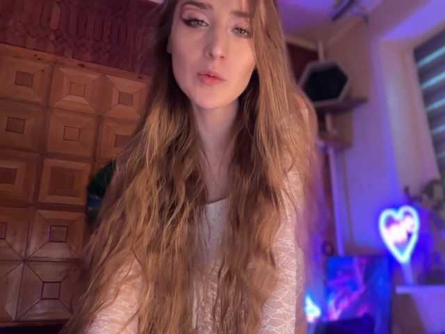 CandyBoom's BongaCams show and profile