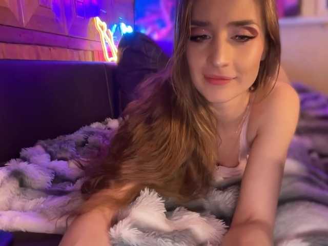 CandyBoom's BongaCams show and profile