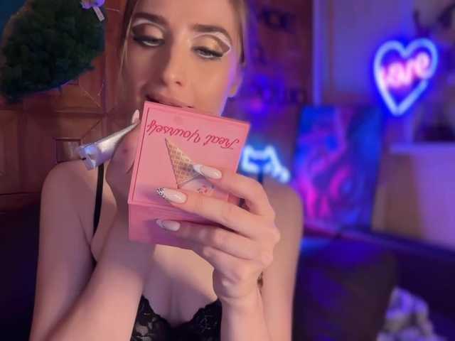 CandyBoom live cam on BongaCams