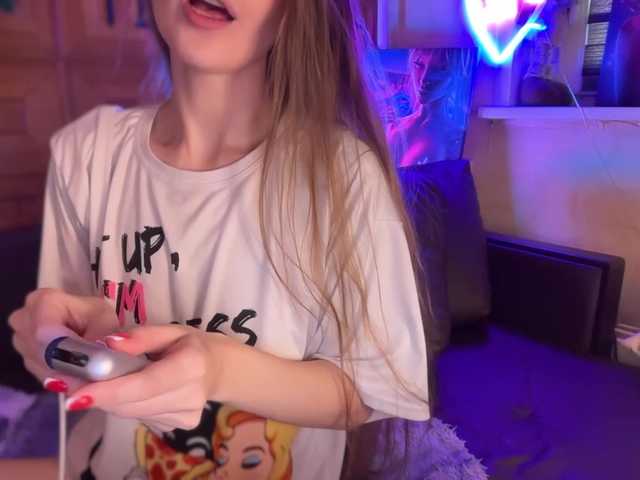 CandyBoom live cam on BongaCams