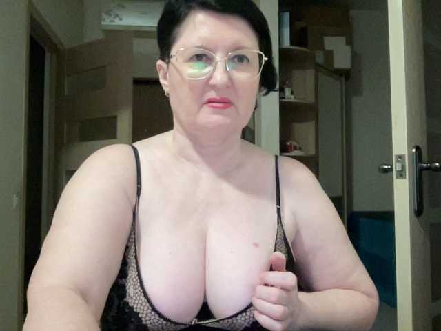 HotMilfPussy live cam on BongaCams