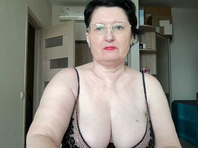 HotMilfPussy live cam on BongaCams