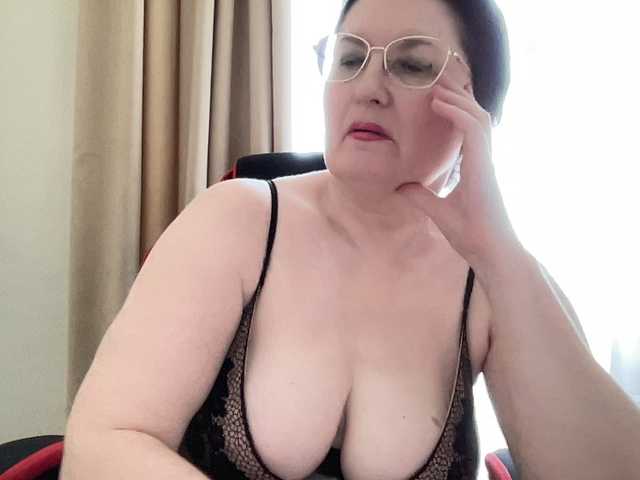 HotMilfPussy live cam on BongaCams