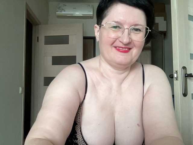 HotMilfPussy live cam on BongaCams