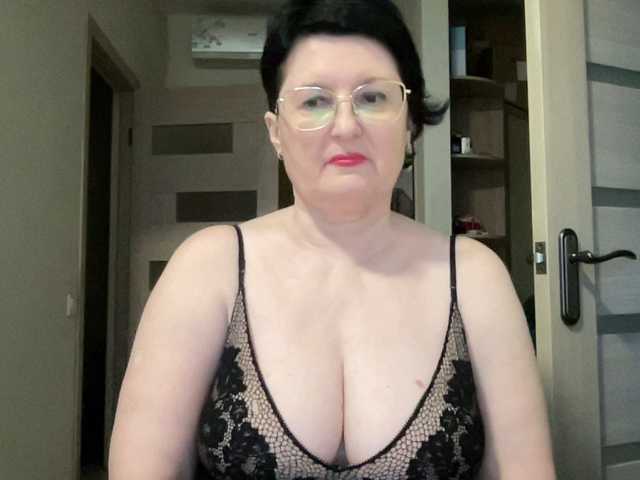 HotMilfPussy live cam on BongaCams