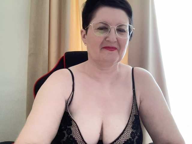 HotMilfPussy live cam on BongaCams