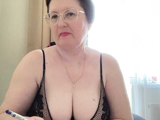 HotMilfPussy live webcam show