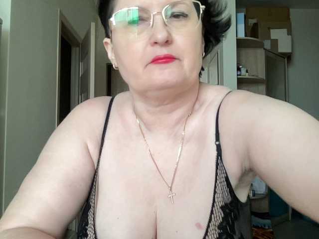 HotMilfPussy live cam on BongaCams
